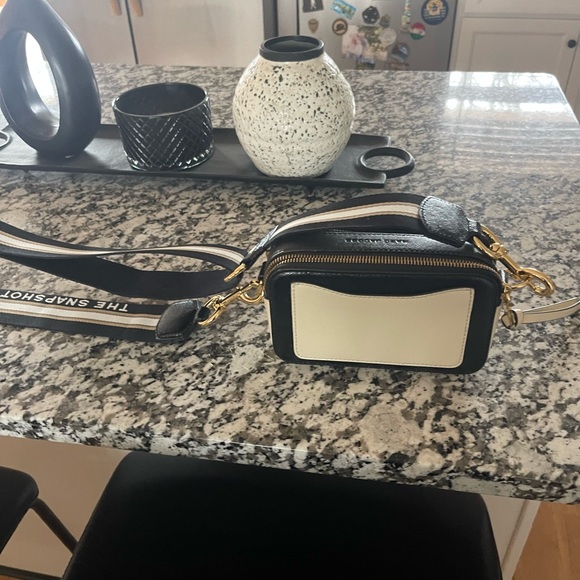 Marc Jacob’s crossbody - Picture 2 of 3